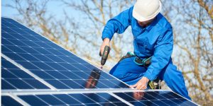 Installation Maintenance Panneaux Solaires Photovoltaïques à Laires